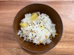 さつまいもと人参の炊き込みご飯　レシピ