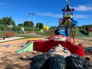 農試公園の遊具ガリバー