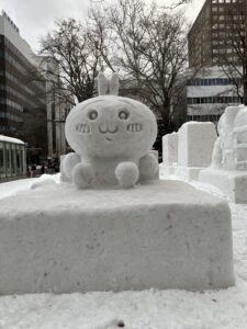 ちいかわ　雪像　札幌